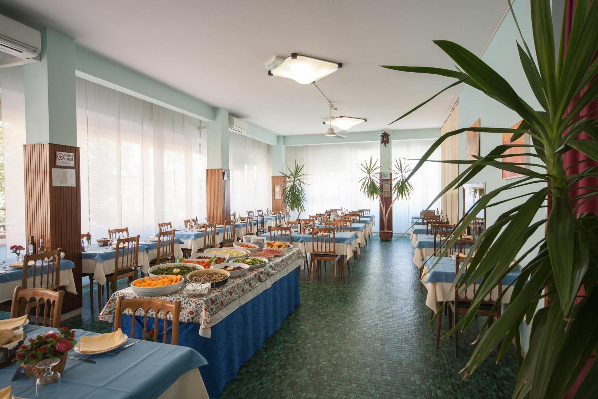 Hotel Madison Riccione Exteriör bild