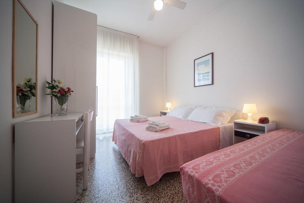 Hotel Madison Riccione Rum bild